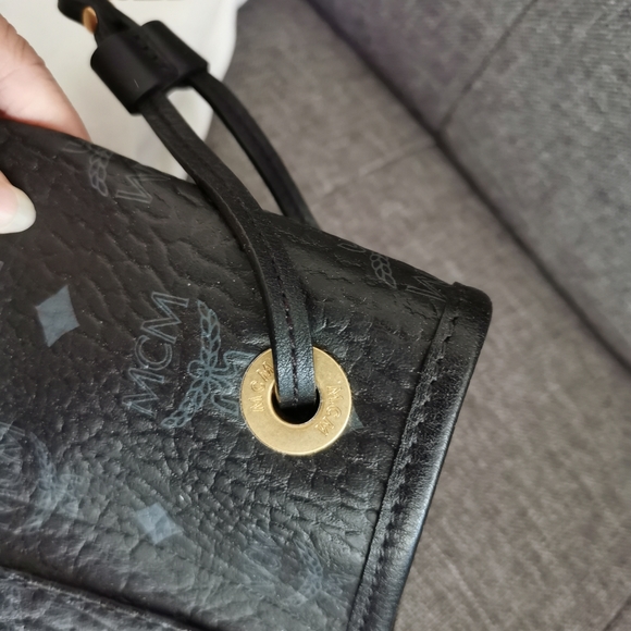 SOLD NWT MCM Signature Liz Reversible Tote Limited - Picture 12 of 14